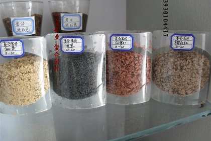 青岛建材与日化用品市场概览 从鹅卵石到湿巾的多元化供应